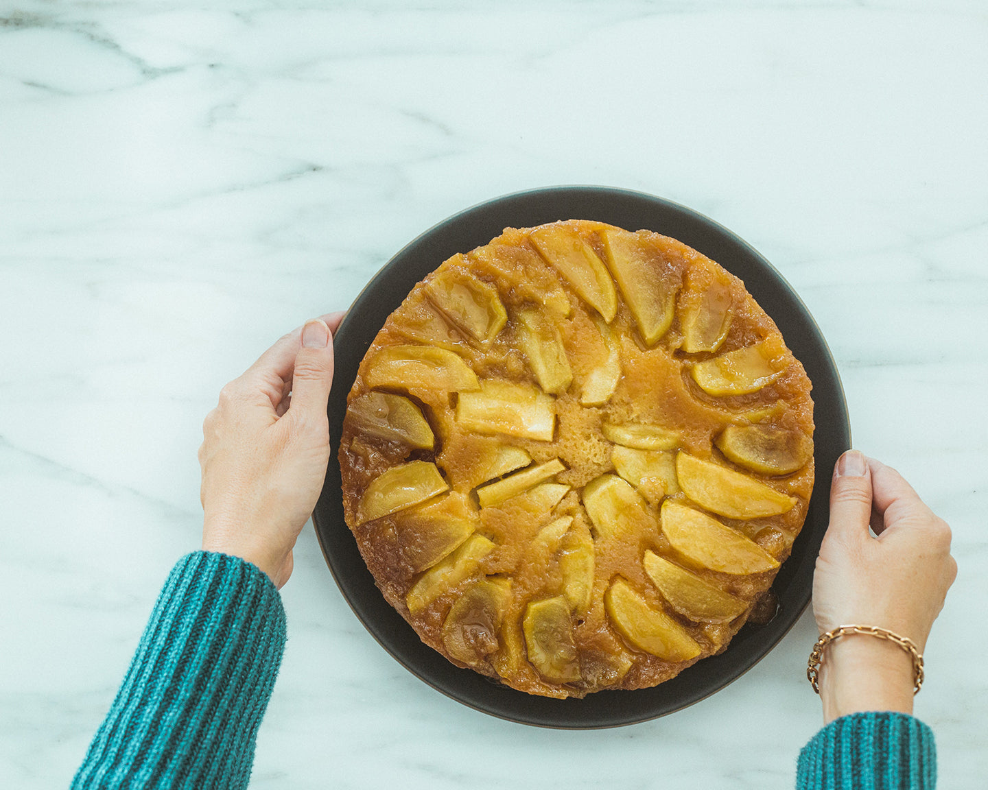 Mom’s Fresh Apple Cake Recipe