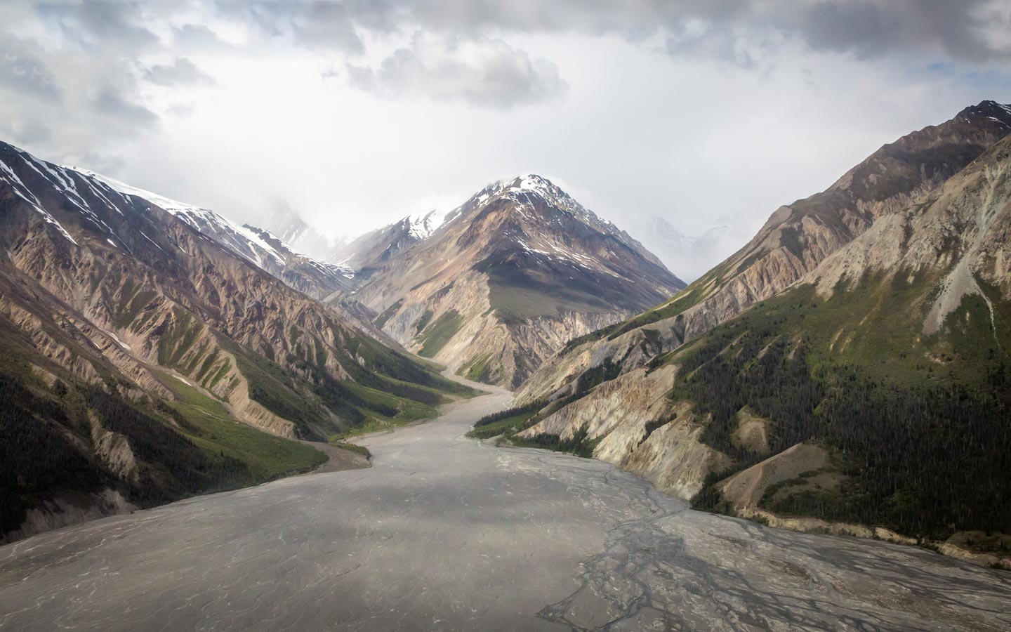 Electric Car Traveling 10,000 Miles in Mongol Car Rally