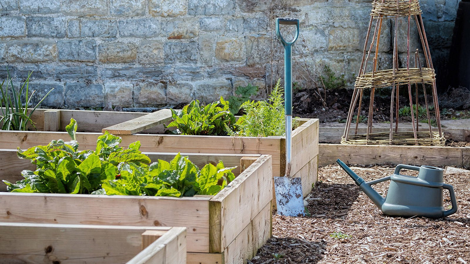 10 Excellent Reasons to Use Raised Beds in Your Garden - Eartheasy