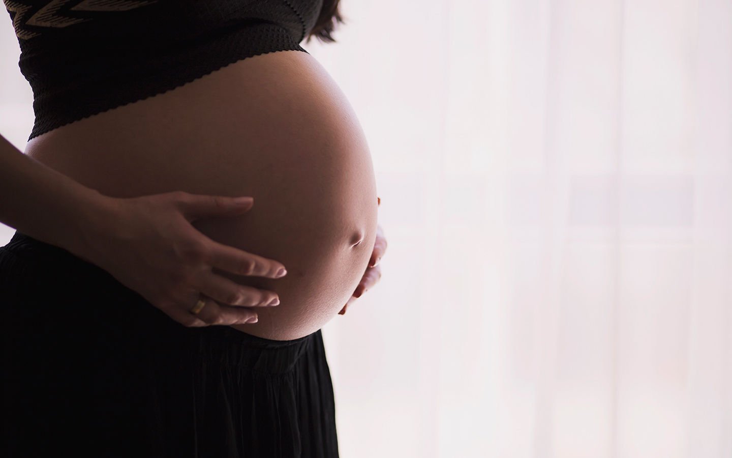11 Common Foods to Avoid During Pregnancy - Eartheasy