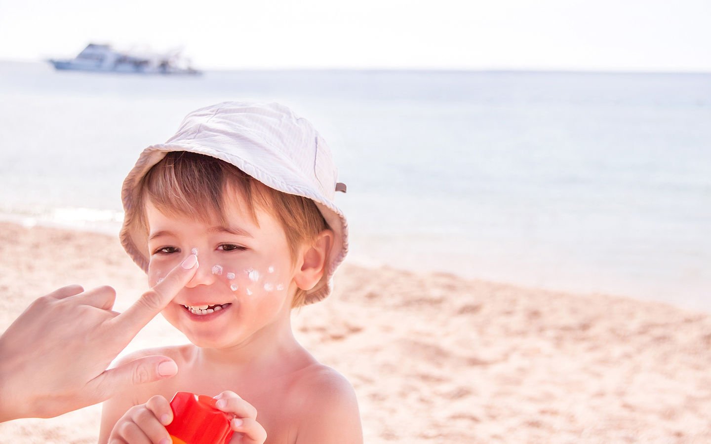 4 Tips for Safe, Effective Sunscreen Use - Eartheasy