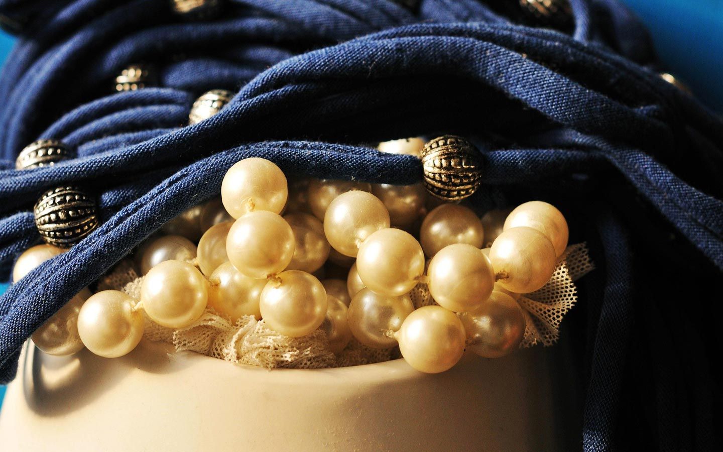 Cadmium in Kids’ Jewelry May Pose Poison Risk - Eartheasy