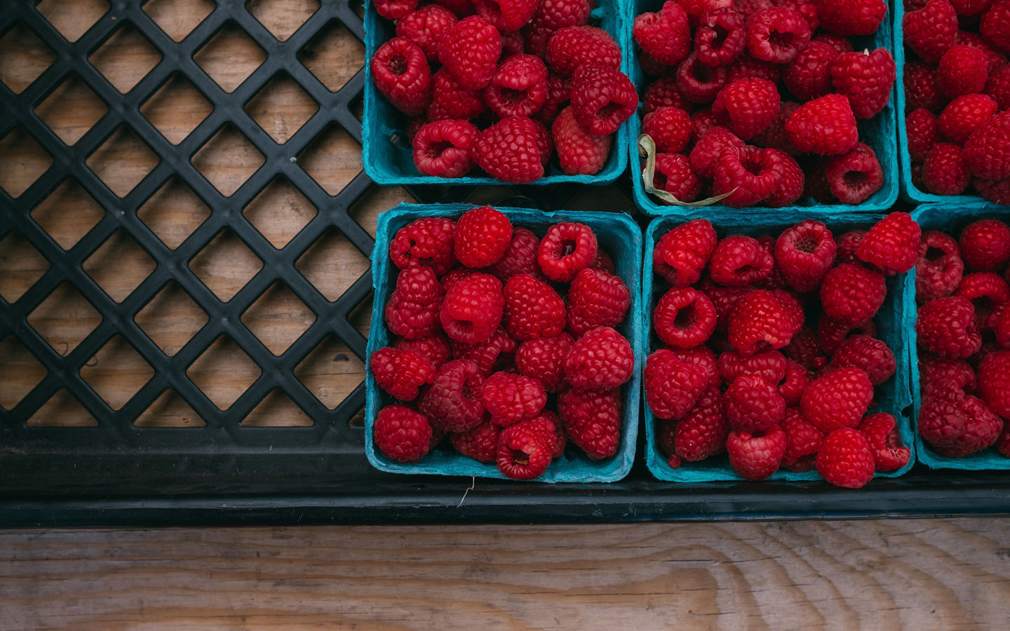 10 Reasons to Buy Food Locally