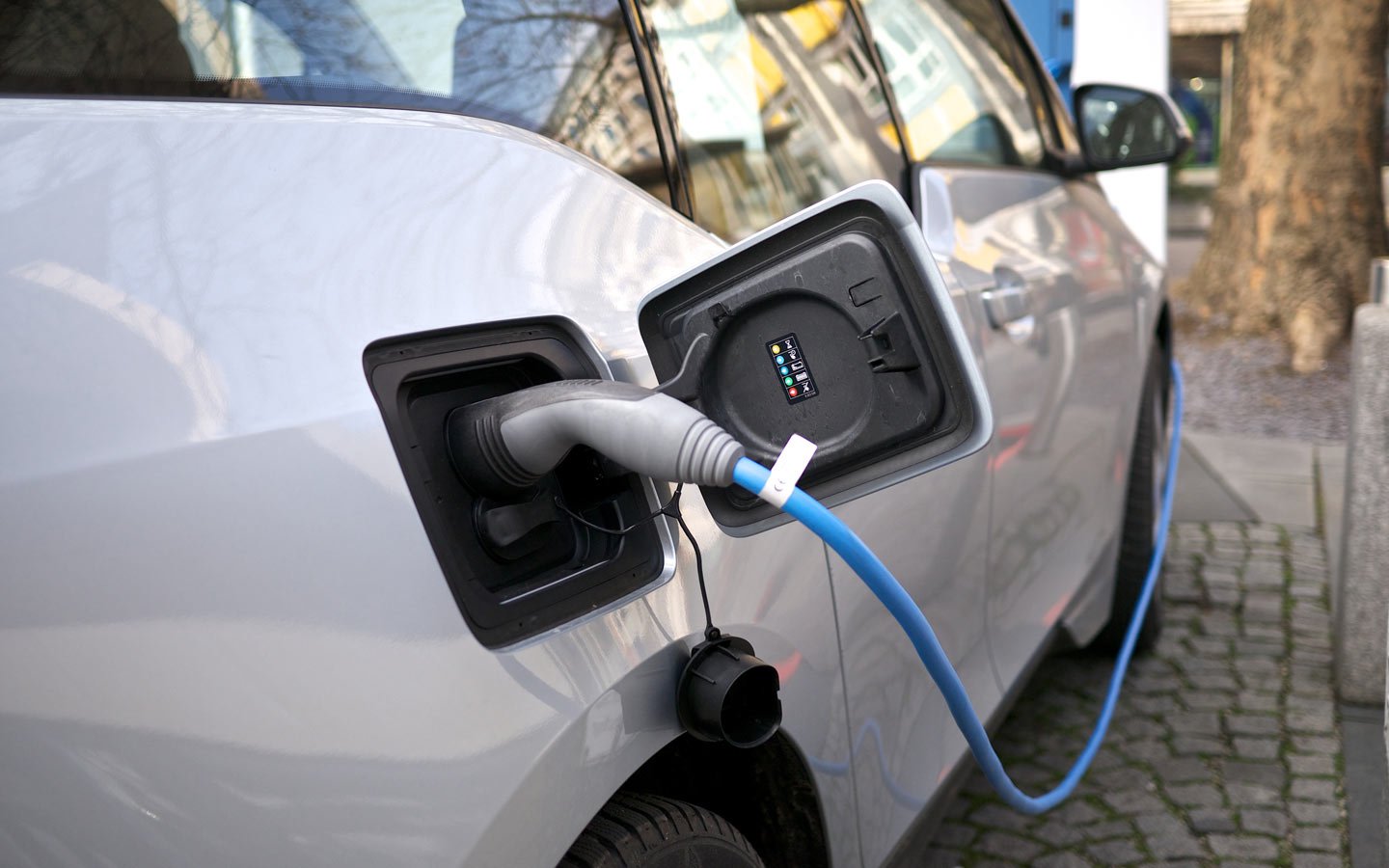 Plug-in Hybrid Cars - Eartheasy