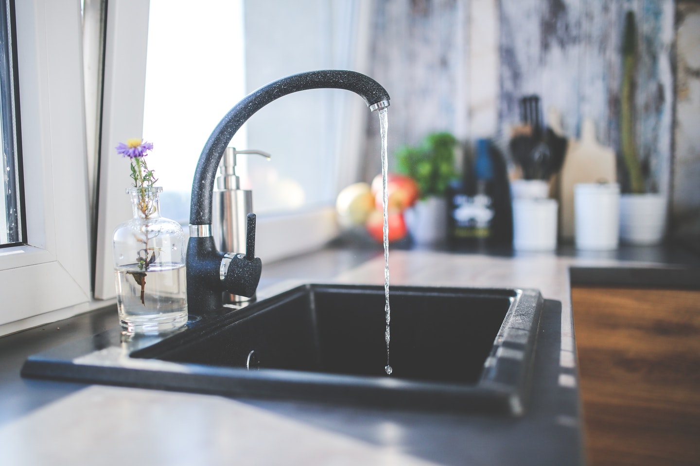 How to Choose a Simple Water Filter for Your Home