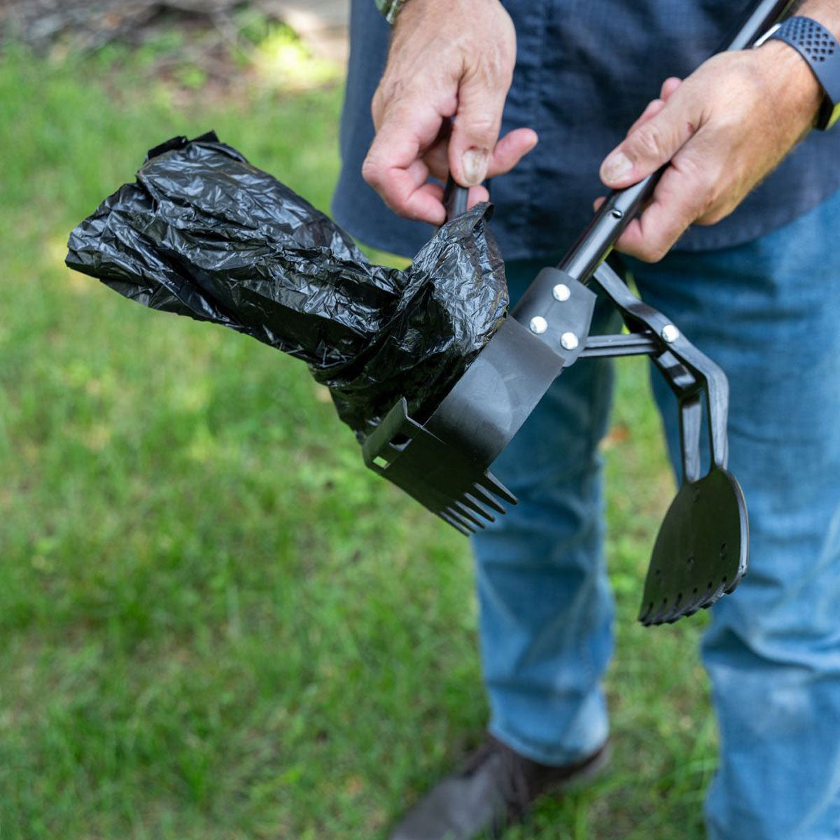 The Walden Simple Scooper - Dog Waste Scoop