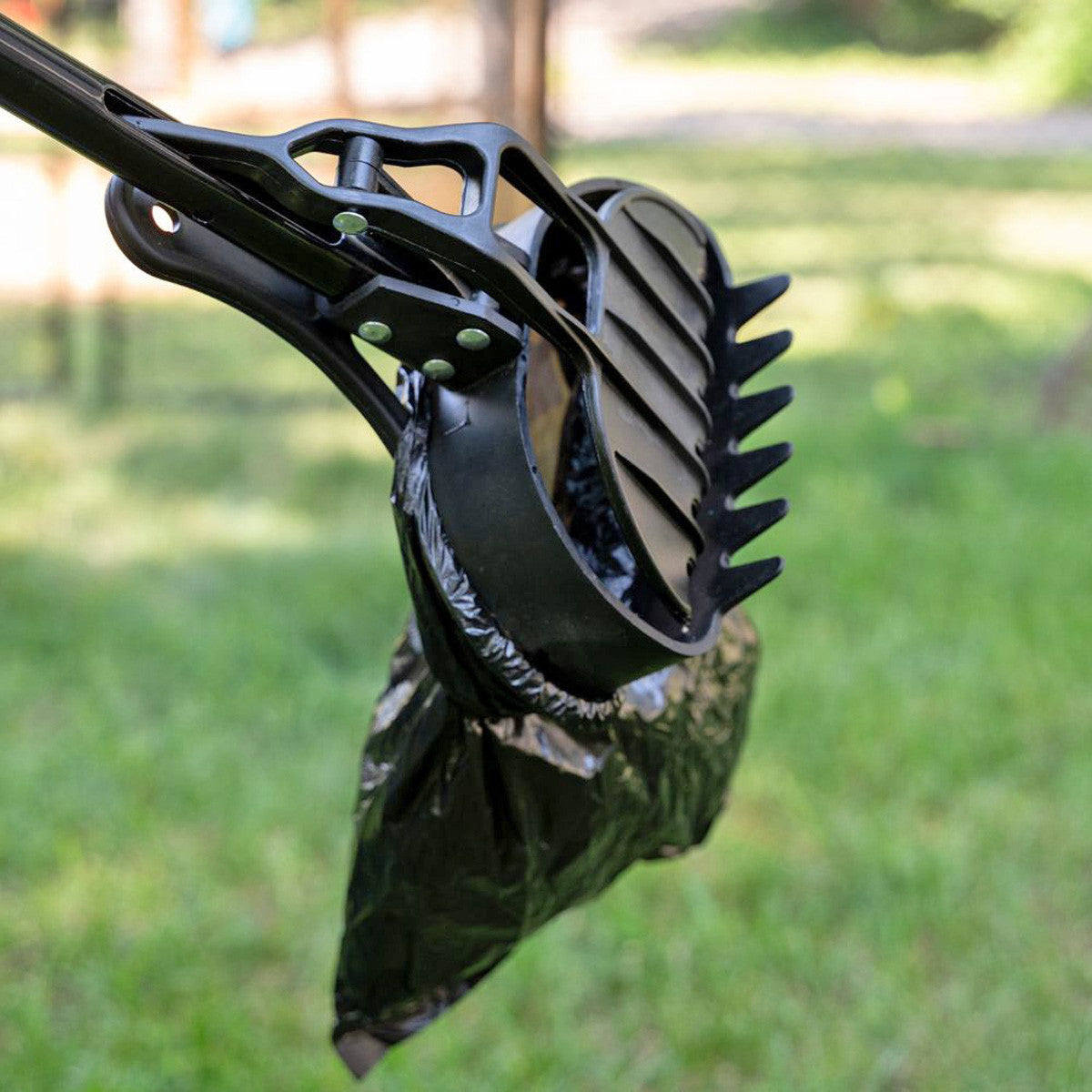 The Walden Simple Scooper - Dog Waste Scoop