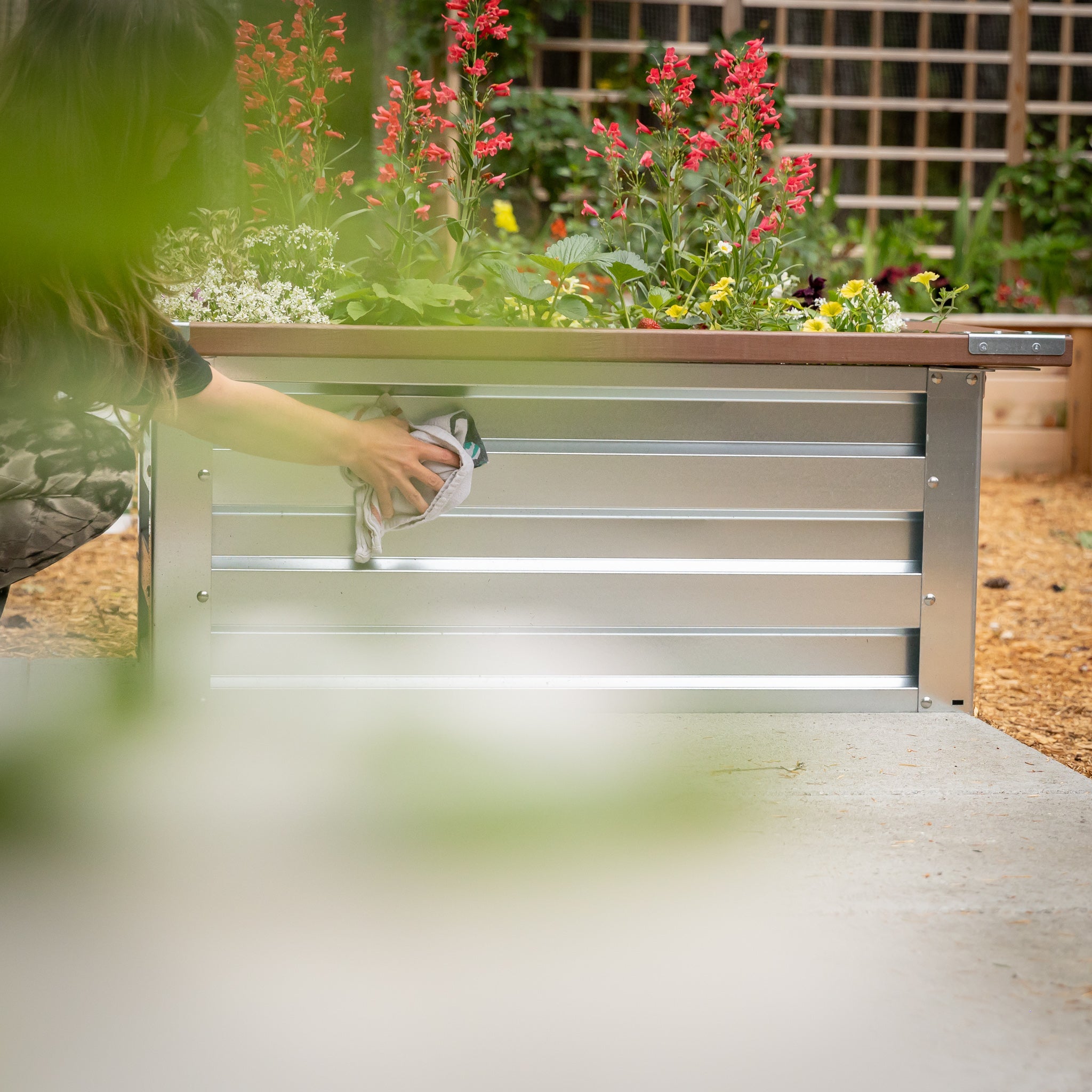 2' x 3.5' Galvanized Steel Raised Garden Bed Kit Chrome