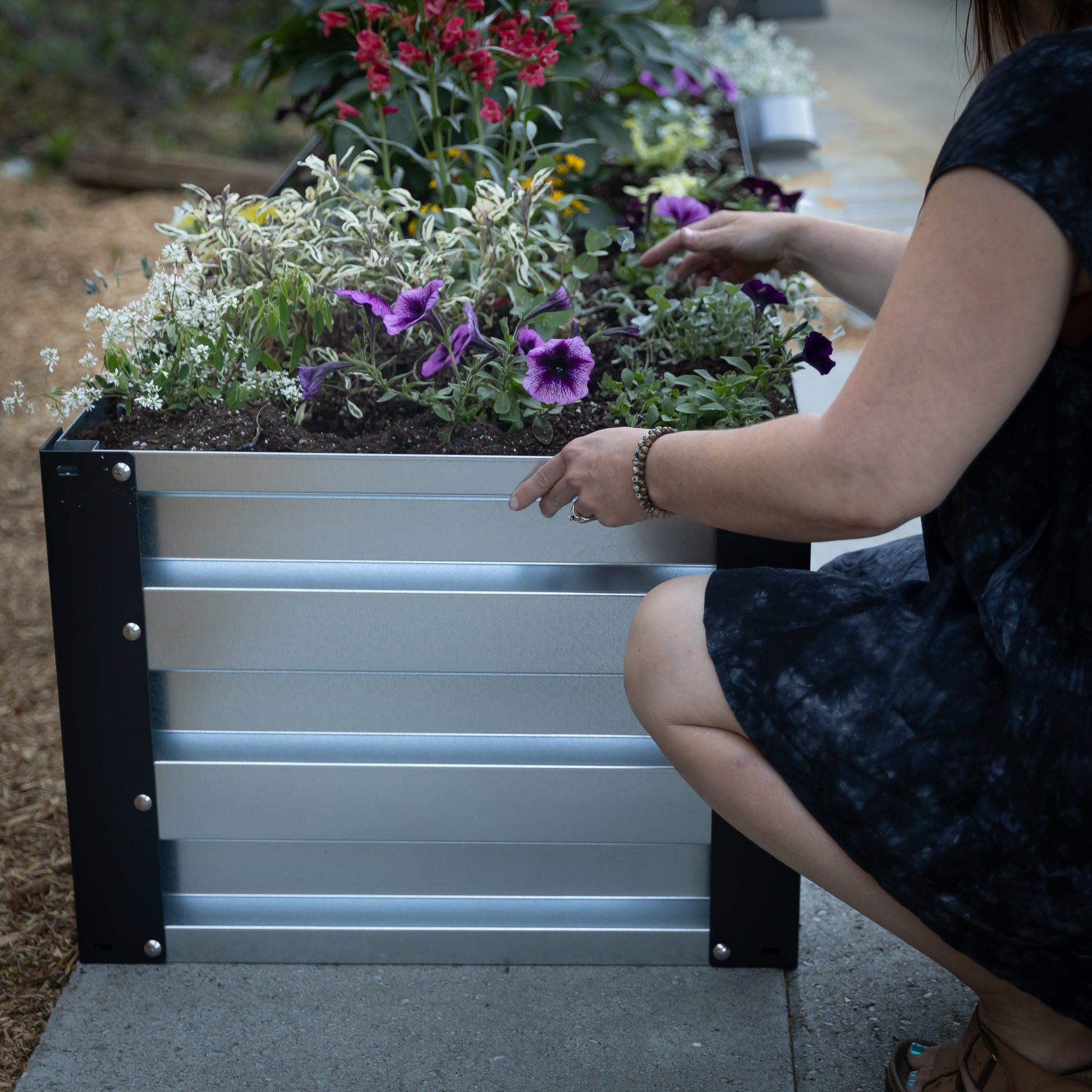 2' x 3.5' Galvanized Steel Raised Garden Bed Kit Chrome