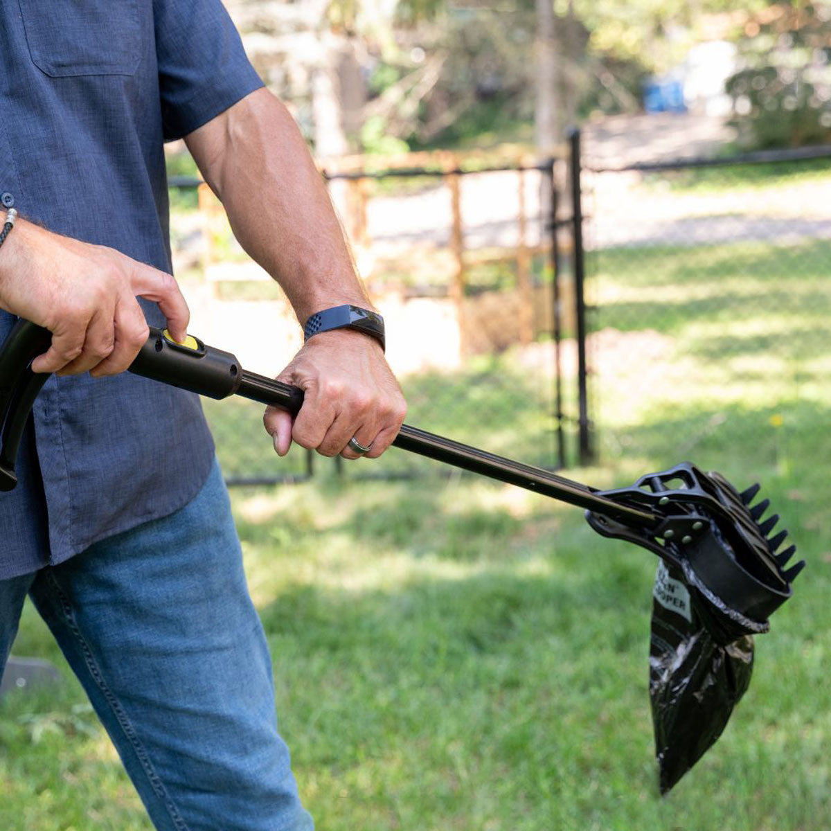 The Walden Simple Scooper - Dog Waste Scoop