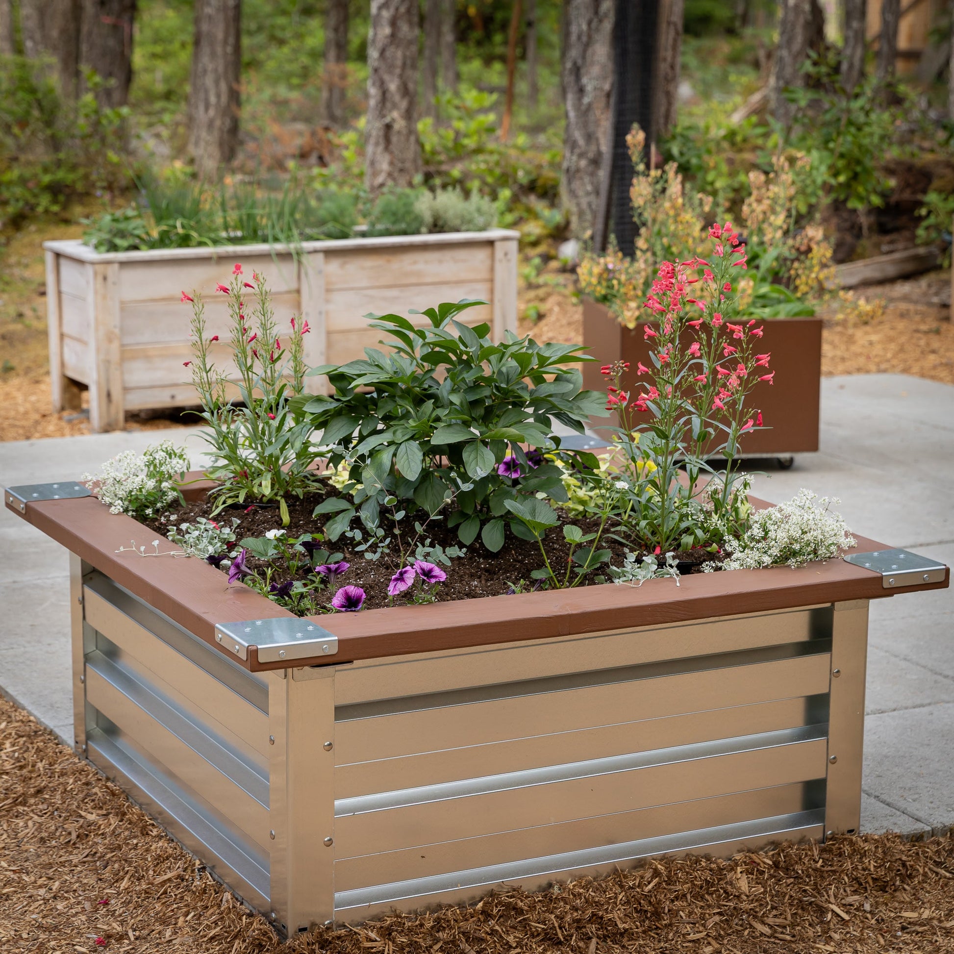 3.5' x 3.5' Galvanized Steel Raised Garden Bed Kit Chrome