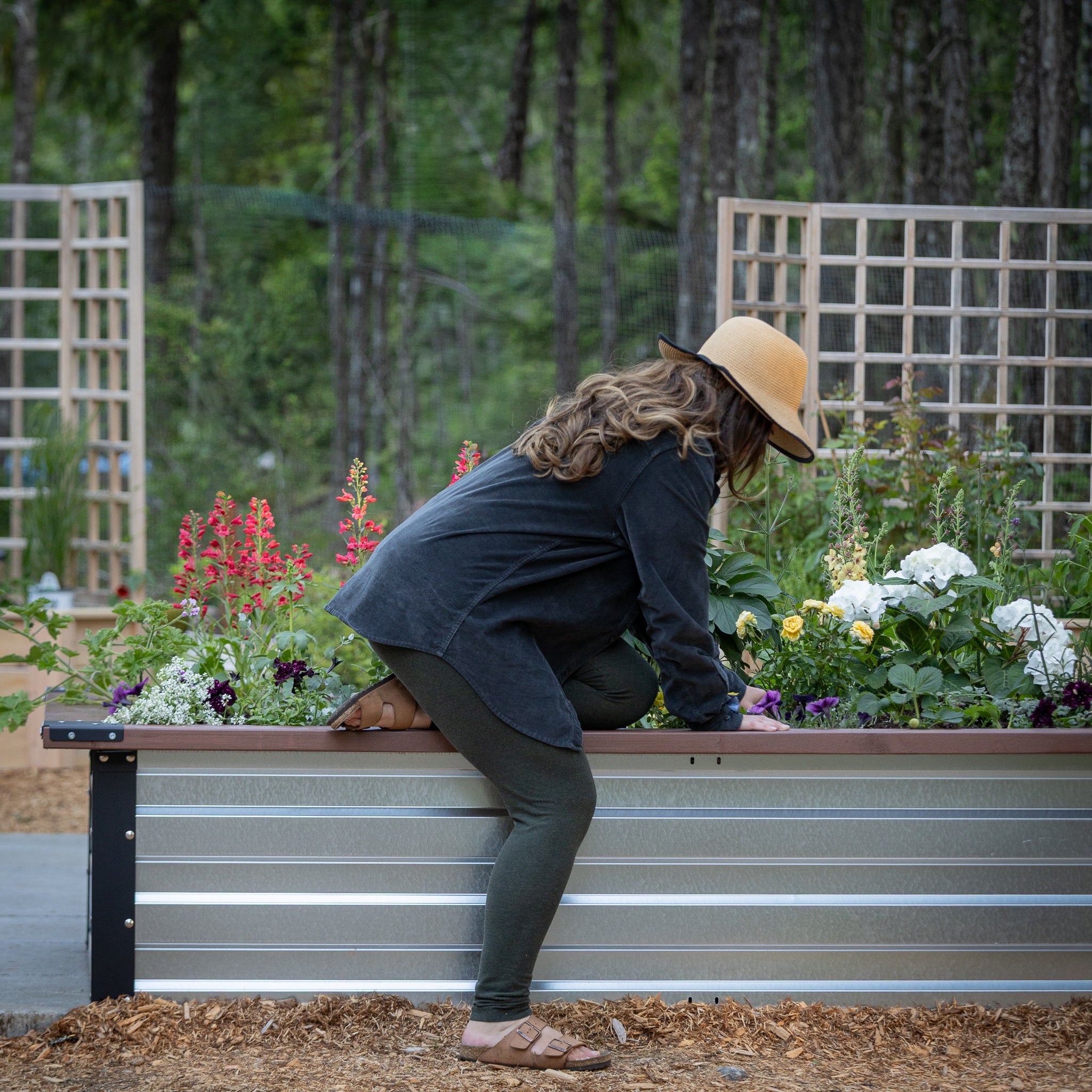 3.5' x 7' Galvanized Steel Raised Garden Bed Kit Chrome option3
