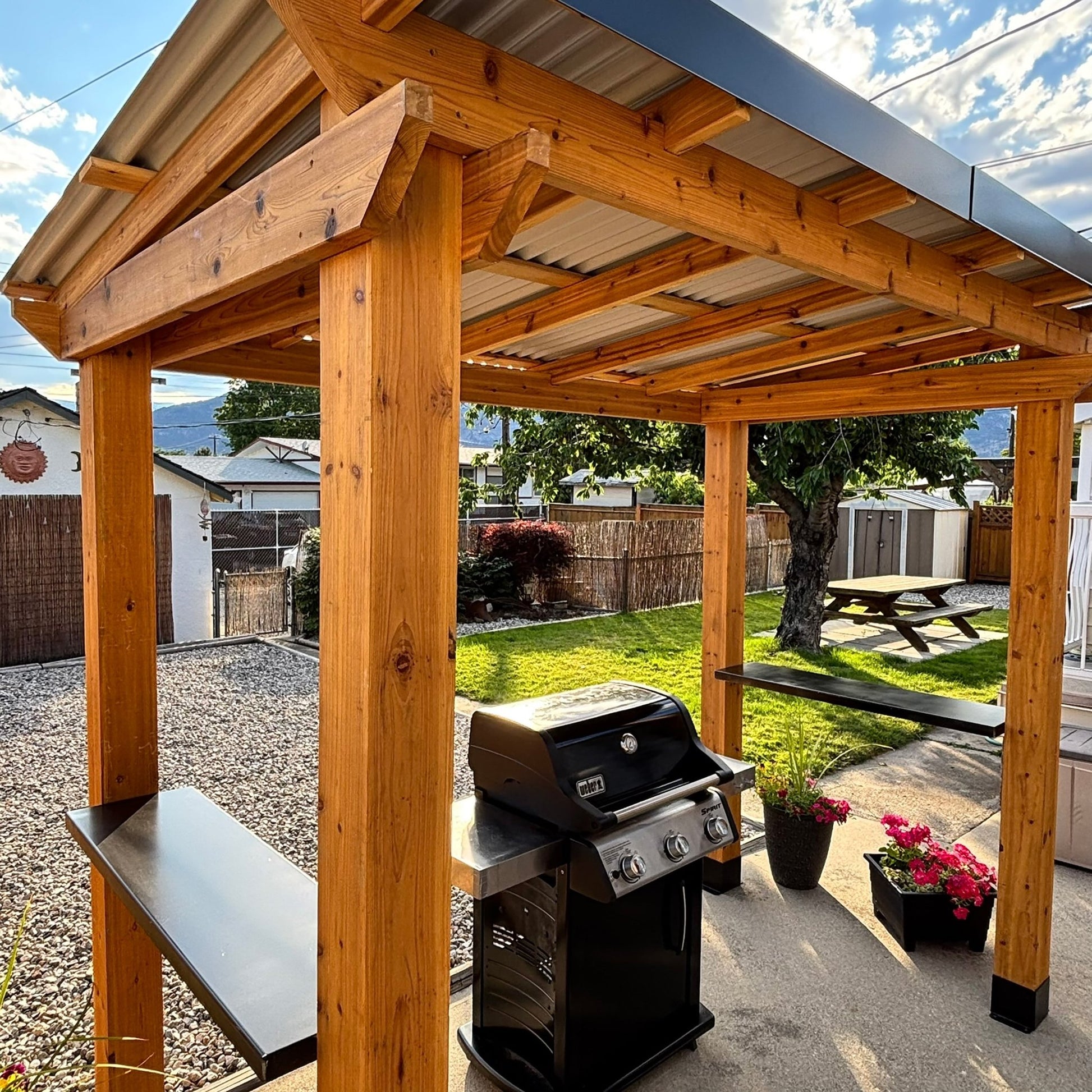 8' X 5' Western Red Cedar - Grill Gazebo