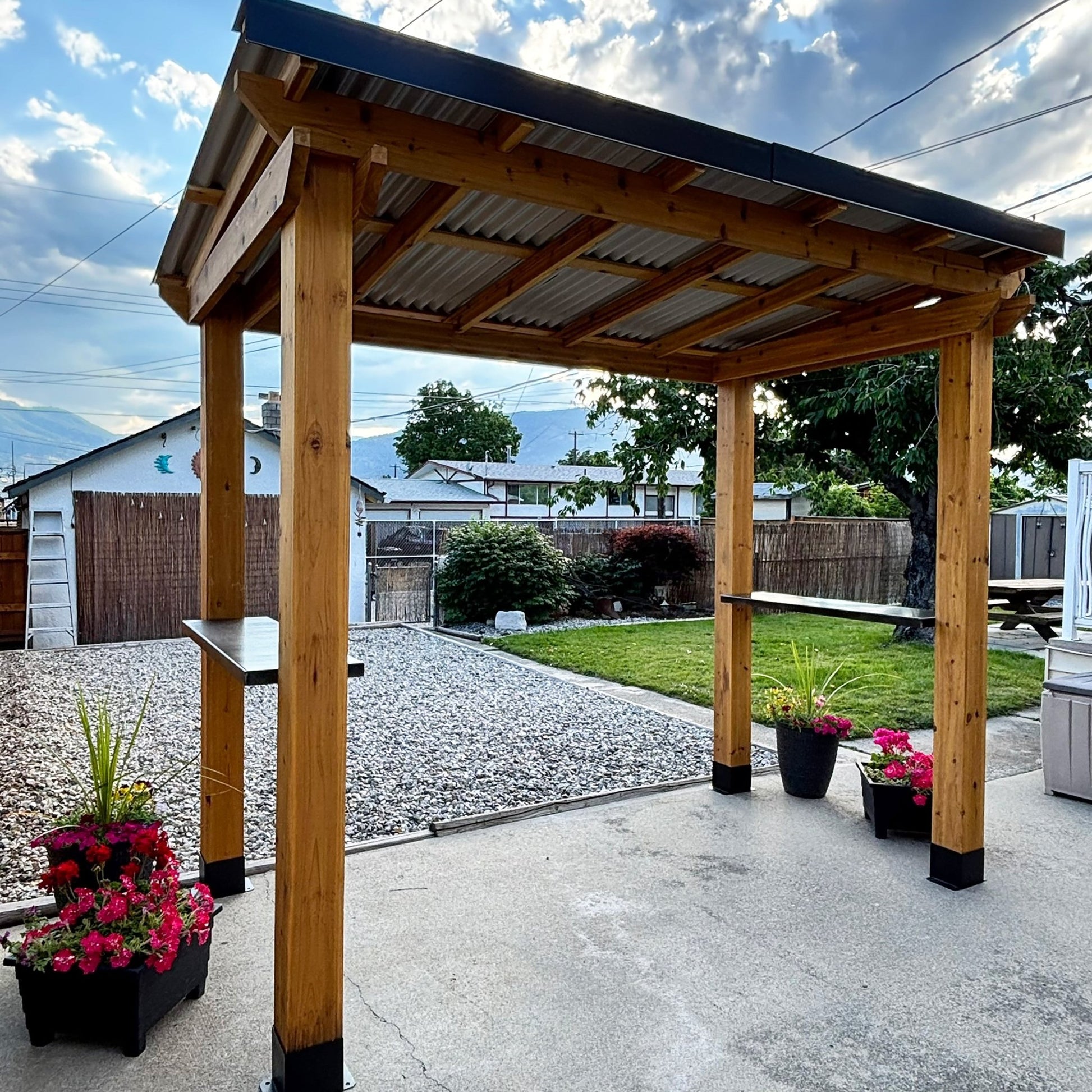 8' X 5' Western Red Cedar - Grill Gazebo