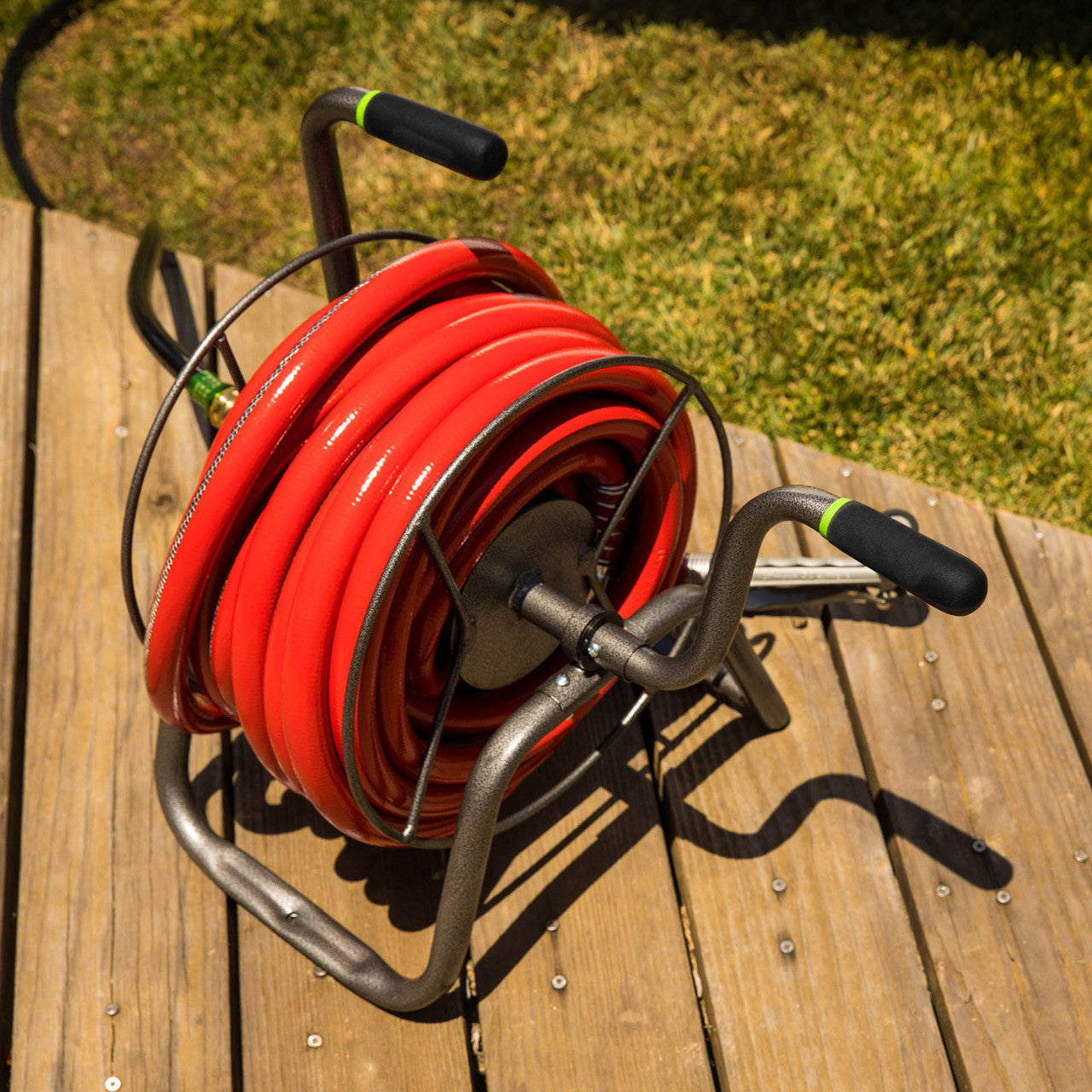 Winding Garden Hose Reel | Eartheasy.com