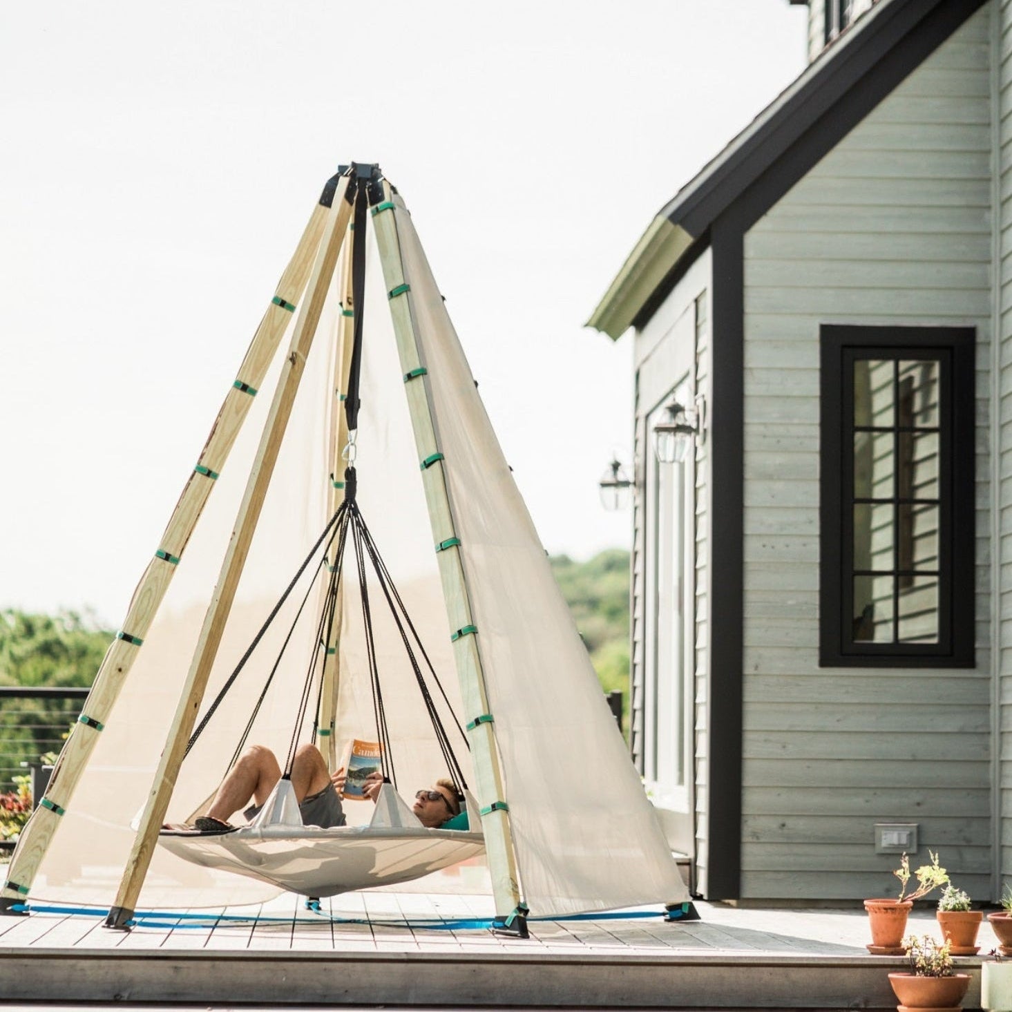 Bijou Nest Outdoor Shade Canopy & Hover Swing