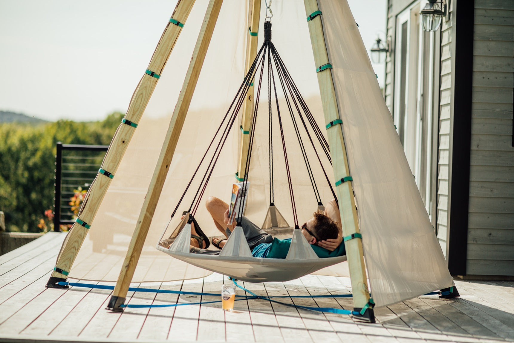 Bijou Nest Outdoor Shade Canopy & Hover Swing