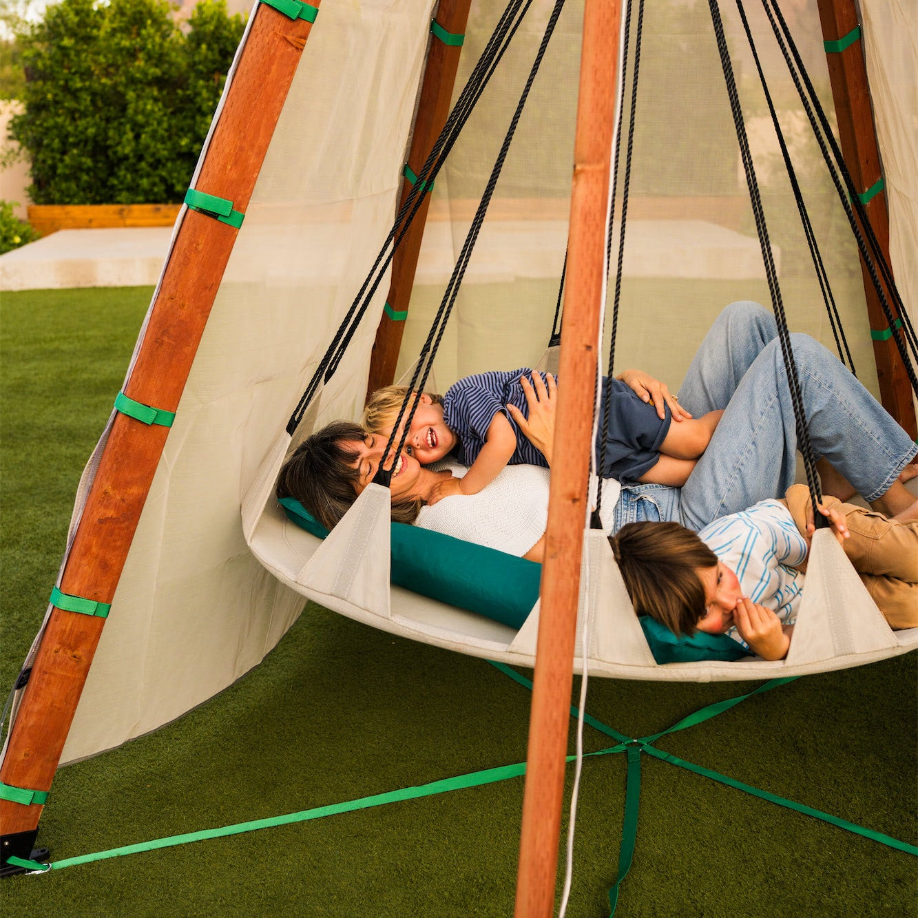Bijou Nest Outdoor Shade Canopy & Hover Swing