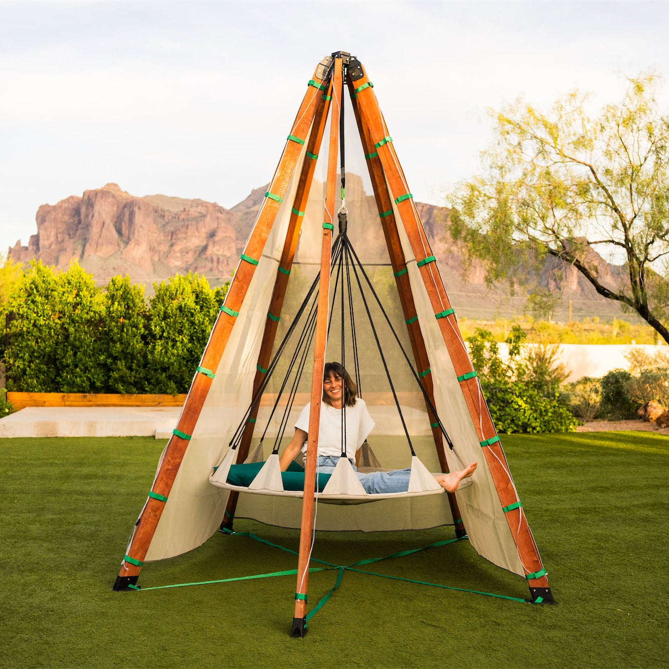Bijou Nest Outdoor Shade Canopy & Hover Swing