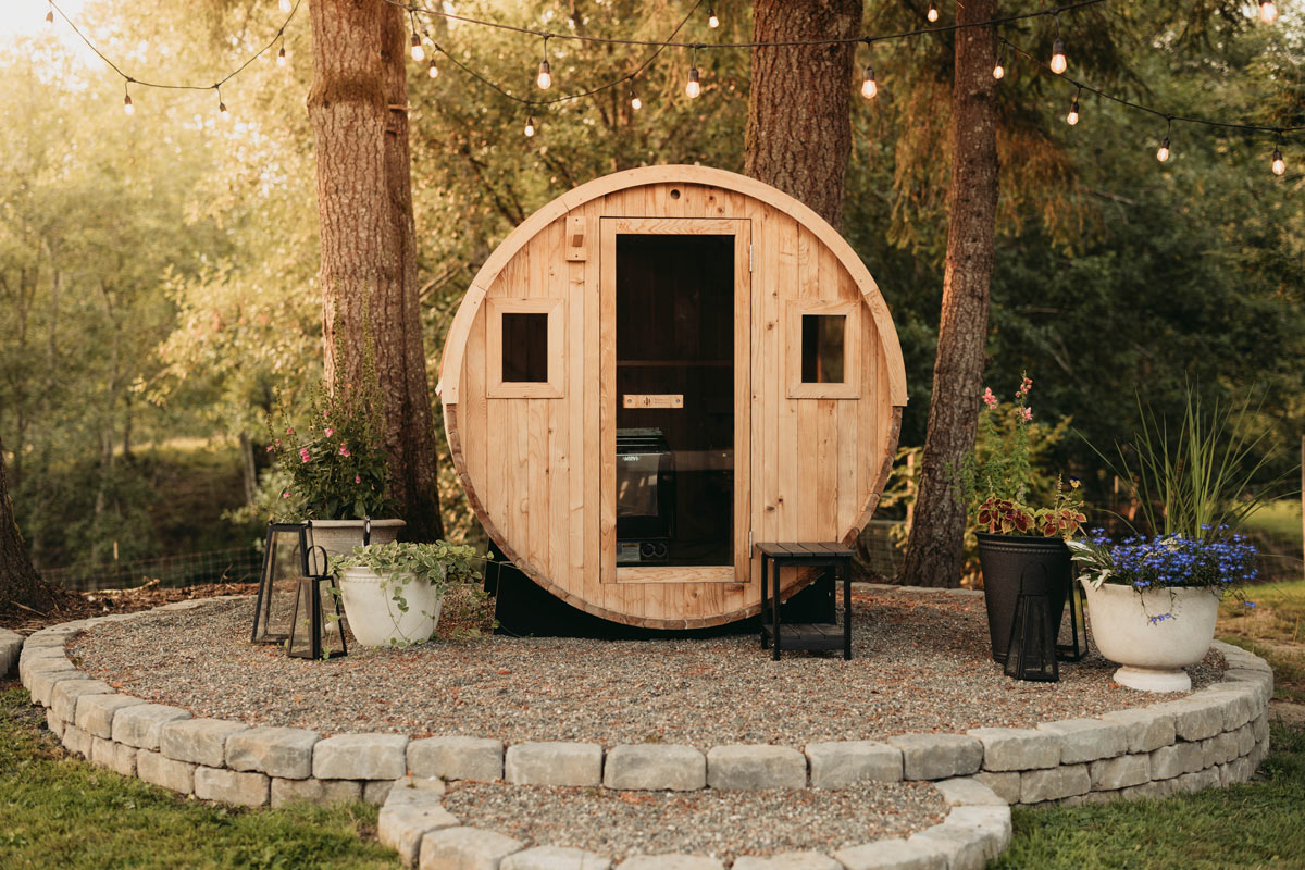 Barrel Outdoor Sauna - 6 Person w/ Harvia KIP 8kW Heater