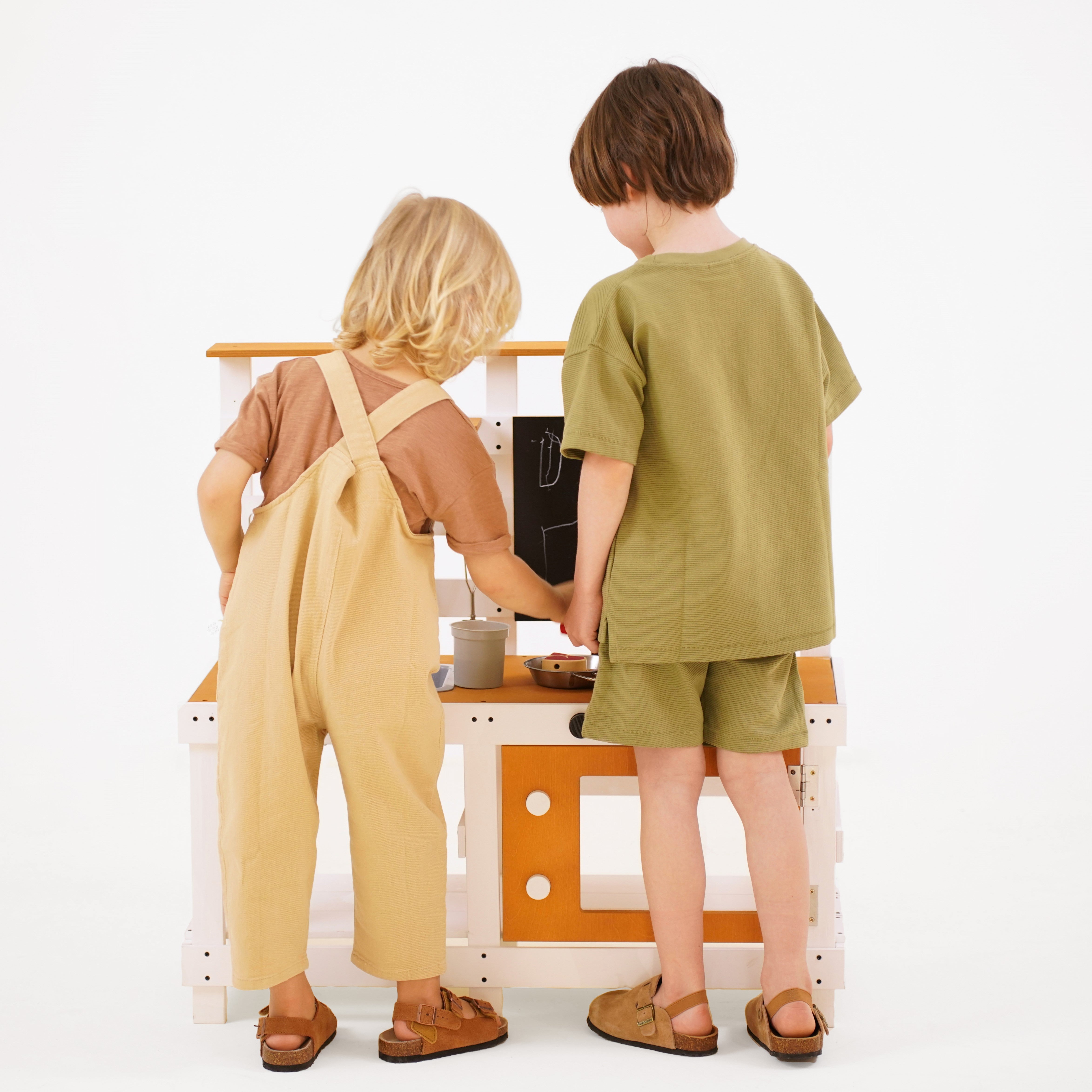 Woodland Mud Kitchen – Outdoor Play Kitchen
