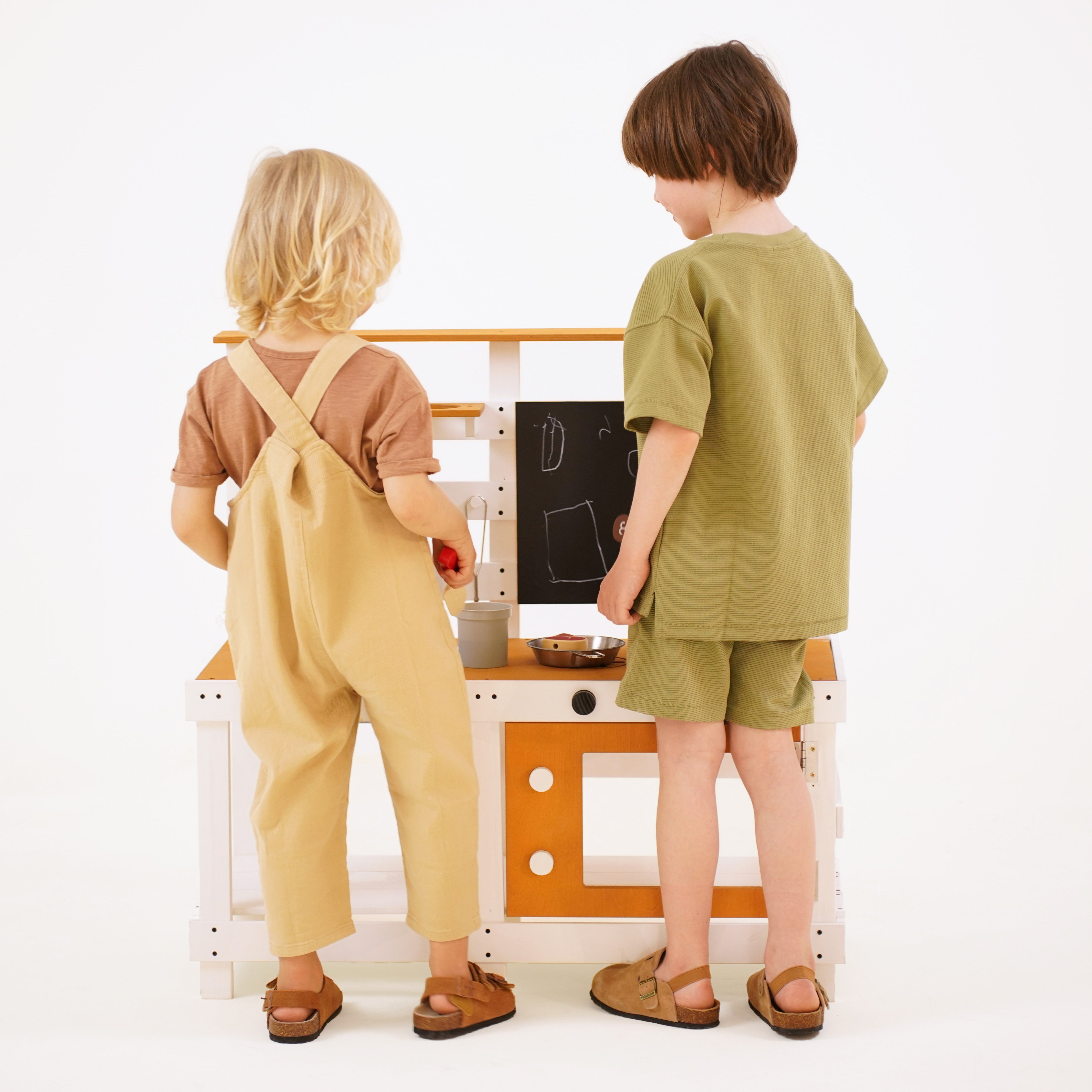 Woodland Mud Kitchen – Outdoor Play Kitchen