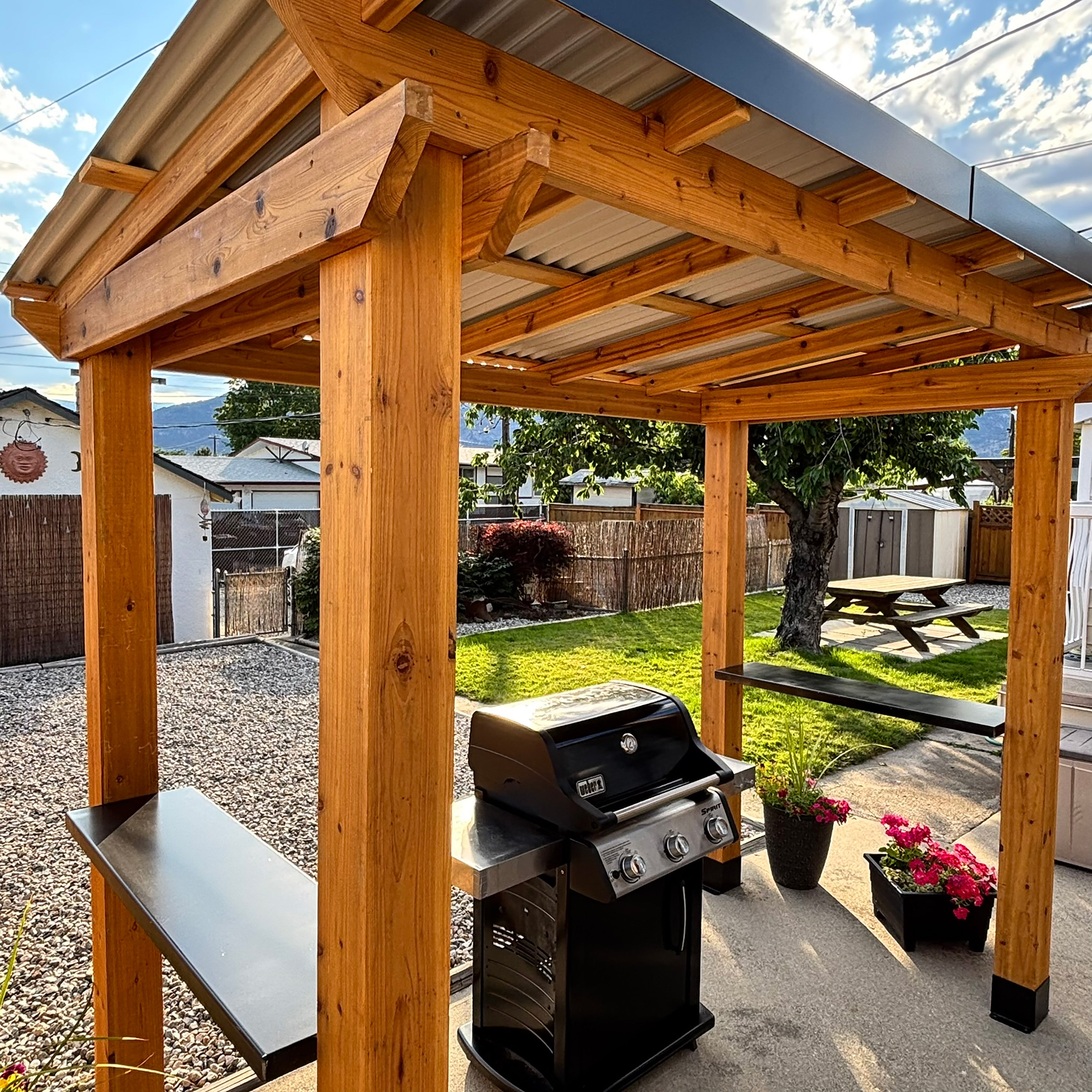 8' X 5' Western Red Cedar - Grill Gazebo