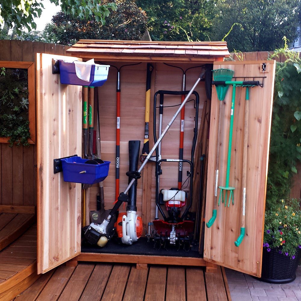 Customer photo shows interior without the shelves installed