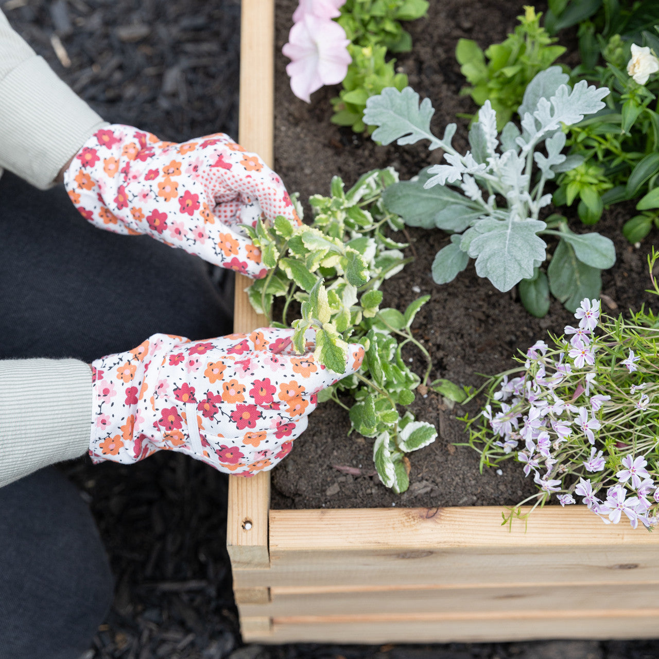 Classic Natural Cedar L-Shaped Raised Garden Beds