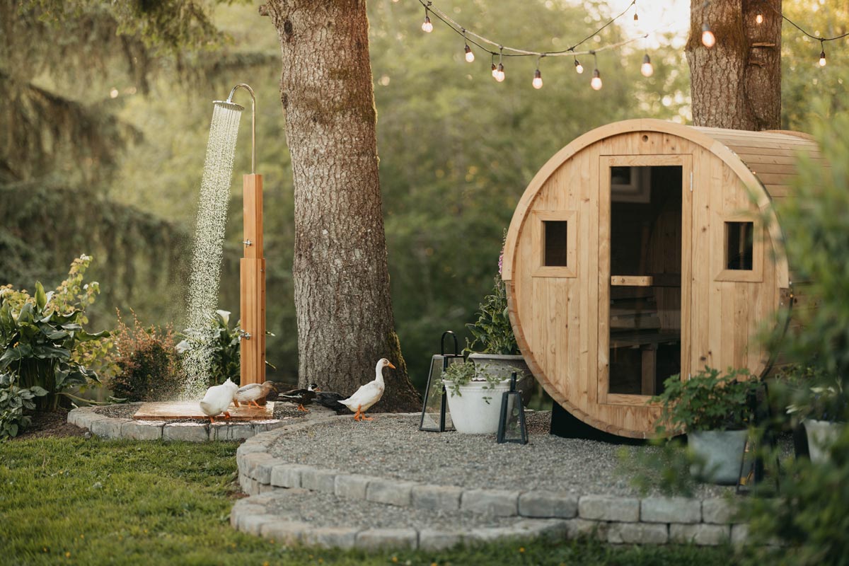 Barrel Outdoor Sauna - 6 Person w/ Harvia KIP 8kW Heater