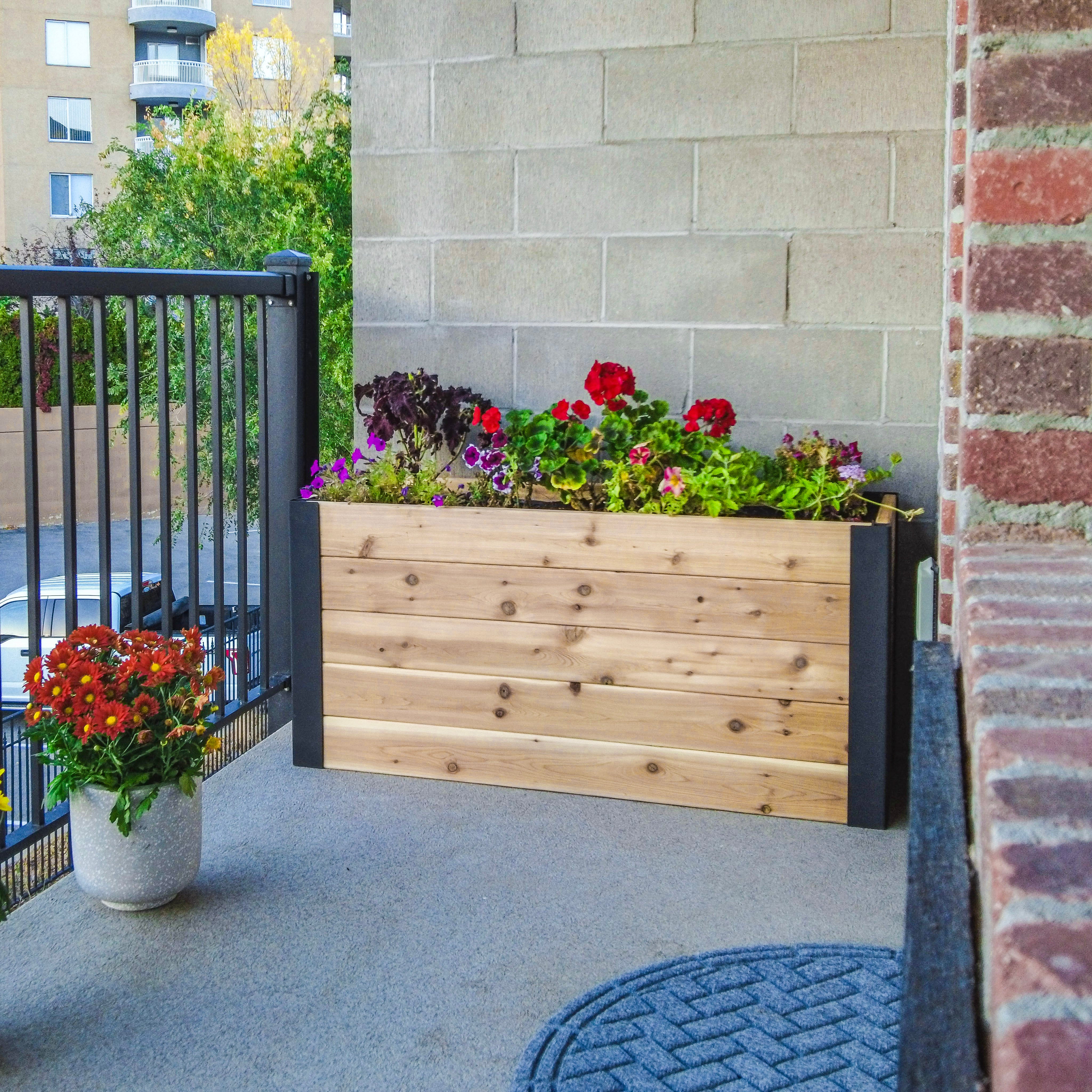 Urban Raised Garden Bed Planter 1.5' x 4'