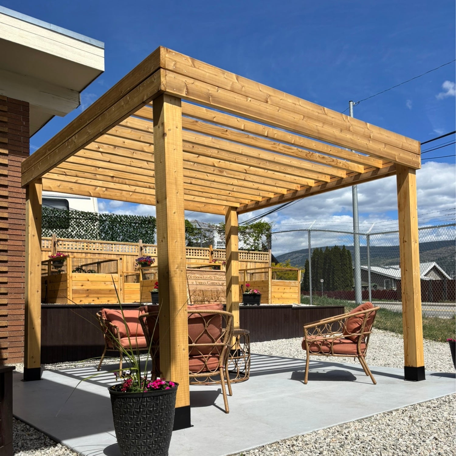 10' x 10' Western Red Cedar Urban Escape Pergola
