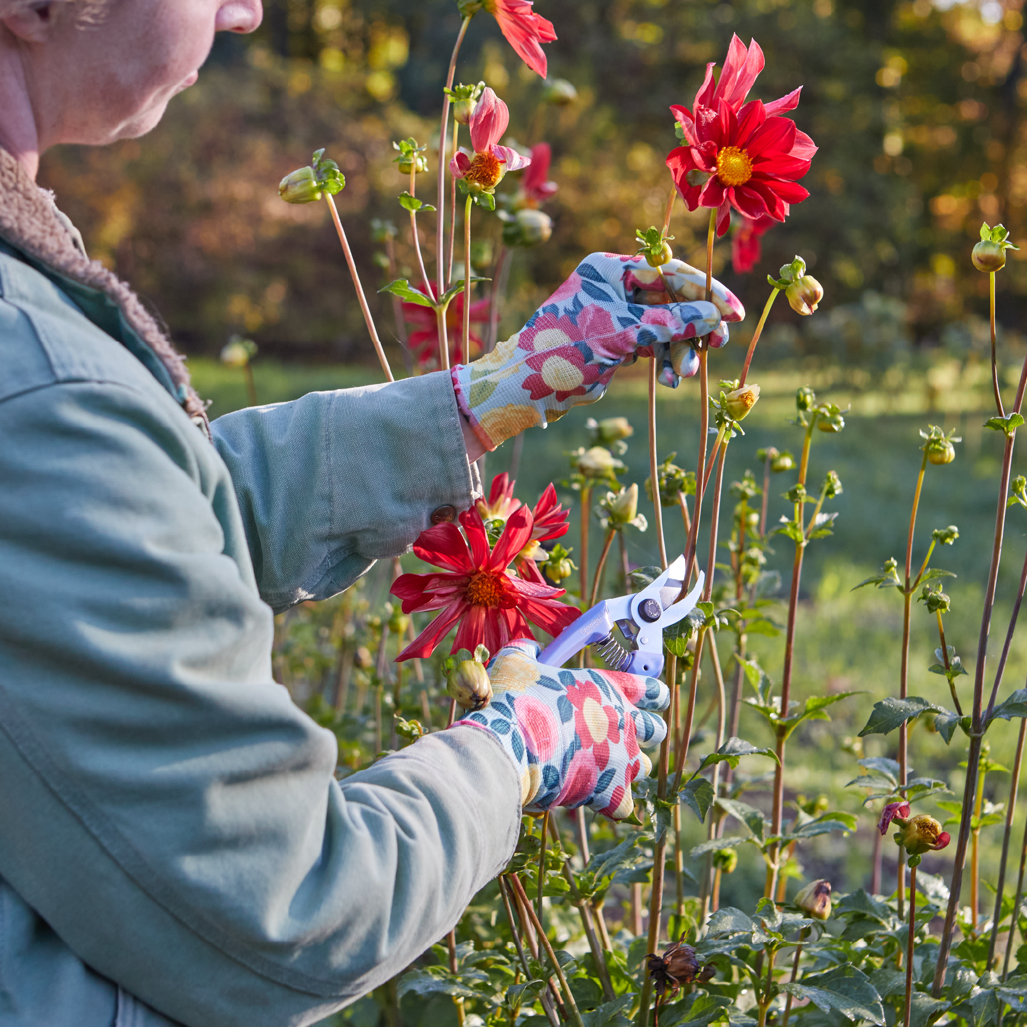 Lightweight Nitrile Gardening & Weeding Gloves