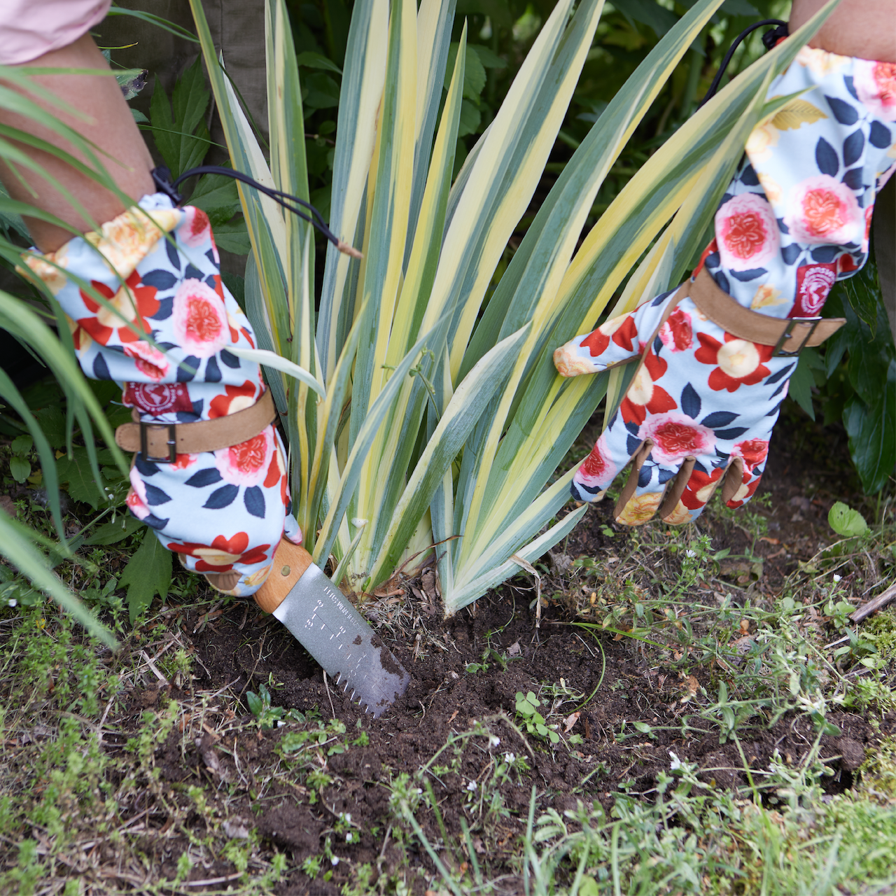 Botanical Print Gardening Arm Saver Gloves