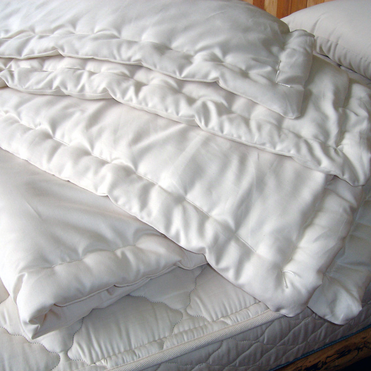 Twin-Size Wool Comforter