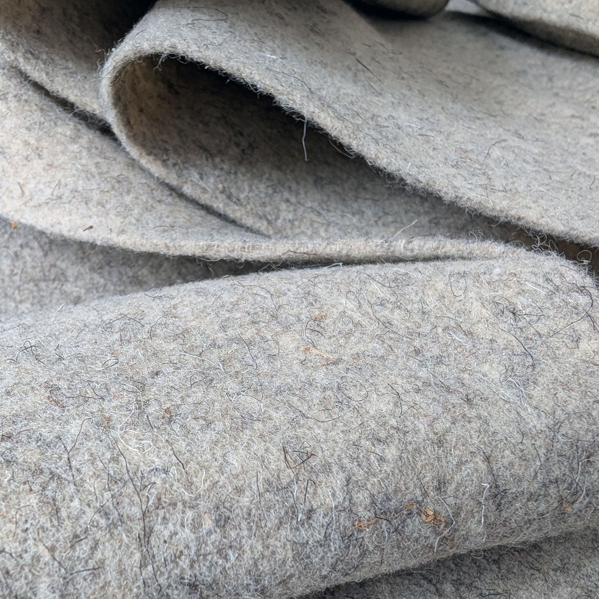 Organic Natural Wool Garden Mulch – 3' x 6' Weed Barrier Mat