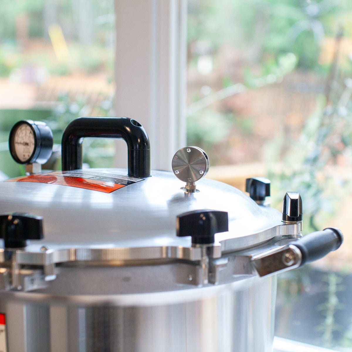 All-American Pressure Canner/Cooker - 41.5 quart | Eartheasy.com