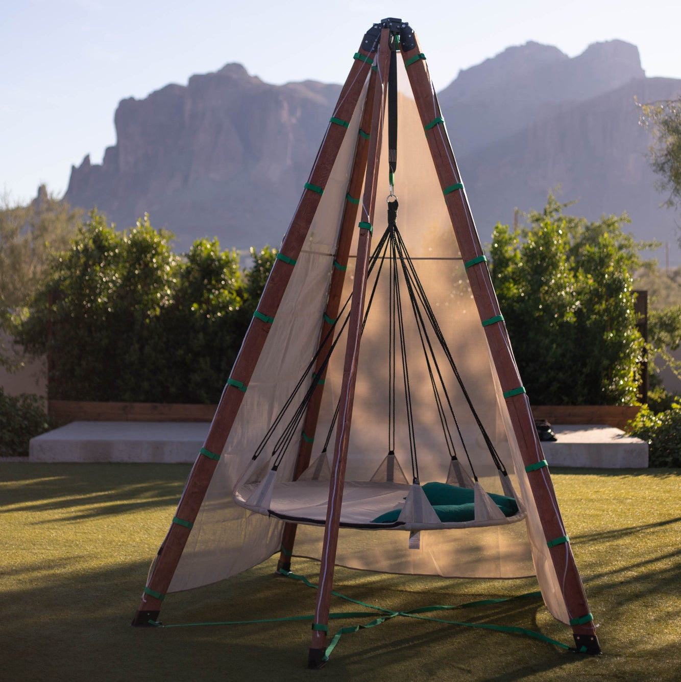 Bijou Nest Outdoor Shade Canopy & Hover Swing