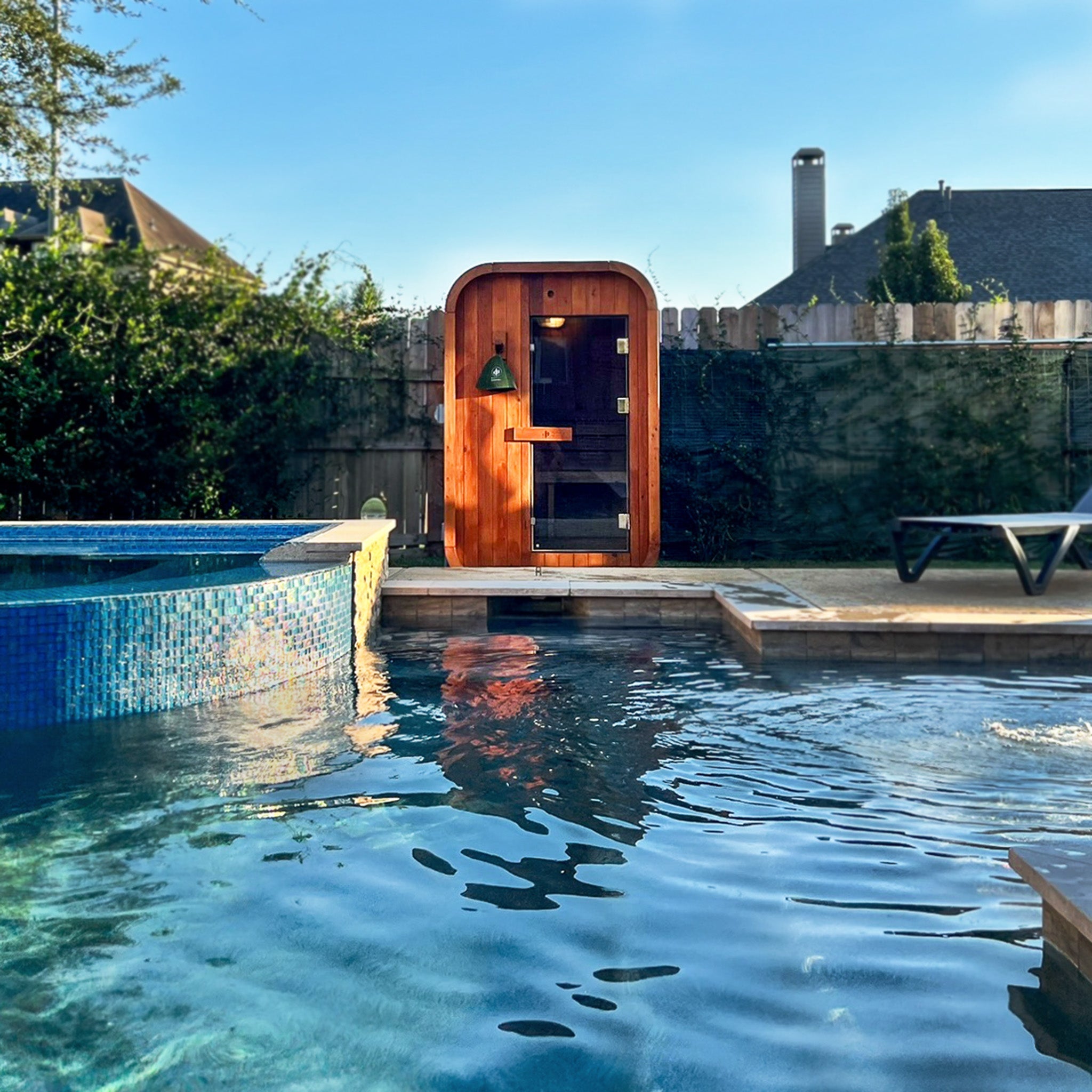 Duo Outdoor Sauna - 2 Person w/ Harvia KIP 8kW Heater – Eartheasy
