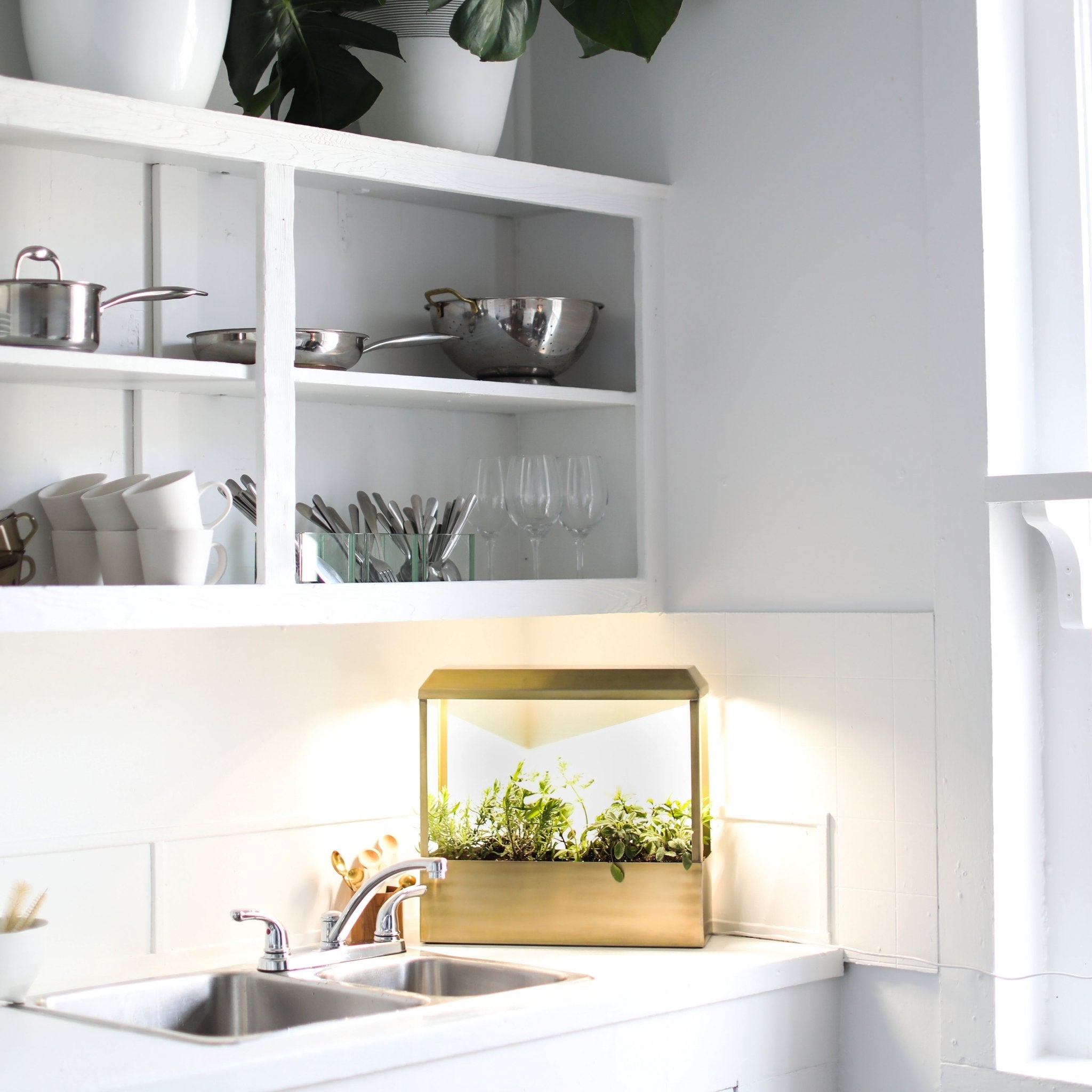 Full-Spectrum LED Smart Growhouse Planter Brass