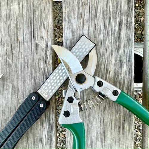 Pocket-Sized Diamond & Carbon Steel Garden Tool Sharpener