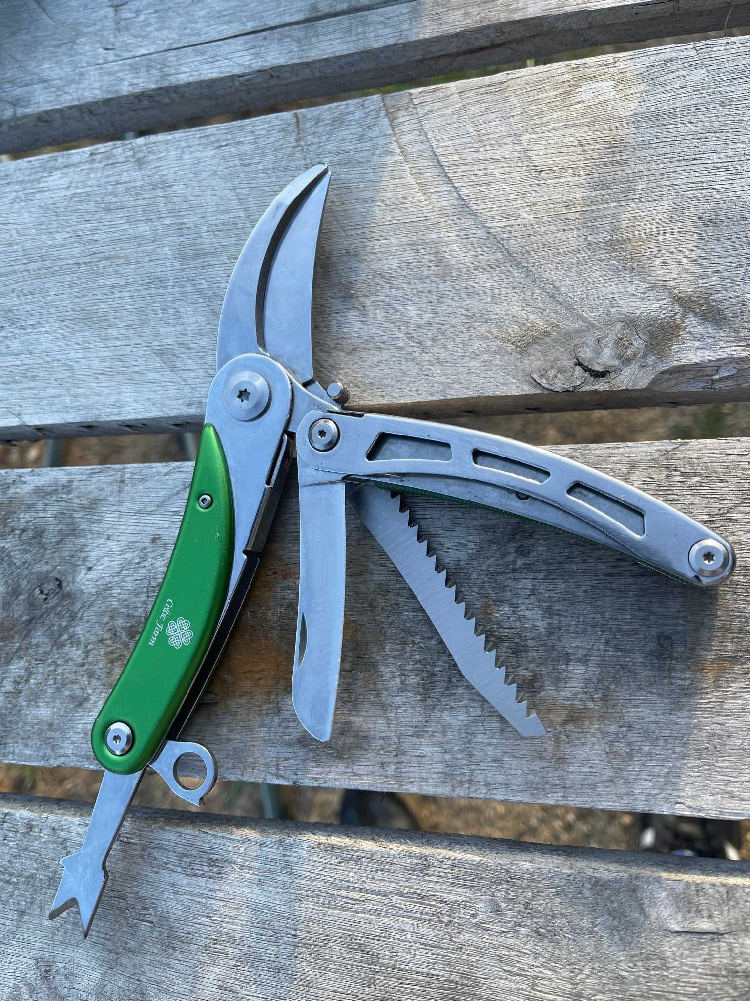 Gardener's Stainless Steel 4-in-1 Multi-Tool