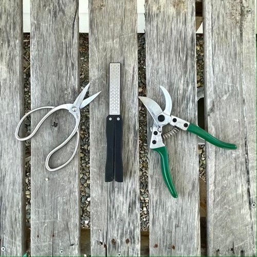 Pocket-Sized Diamond & Carbon Steel Garden Tool Sharpener option3