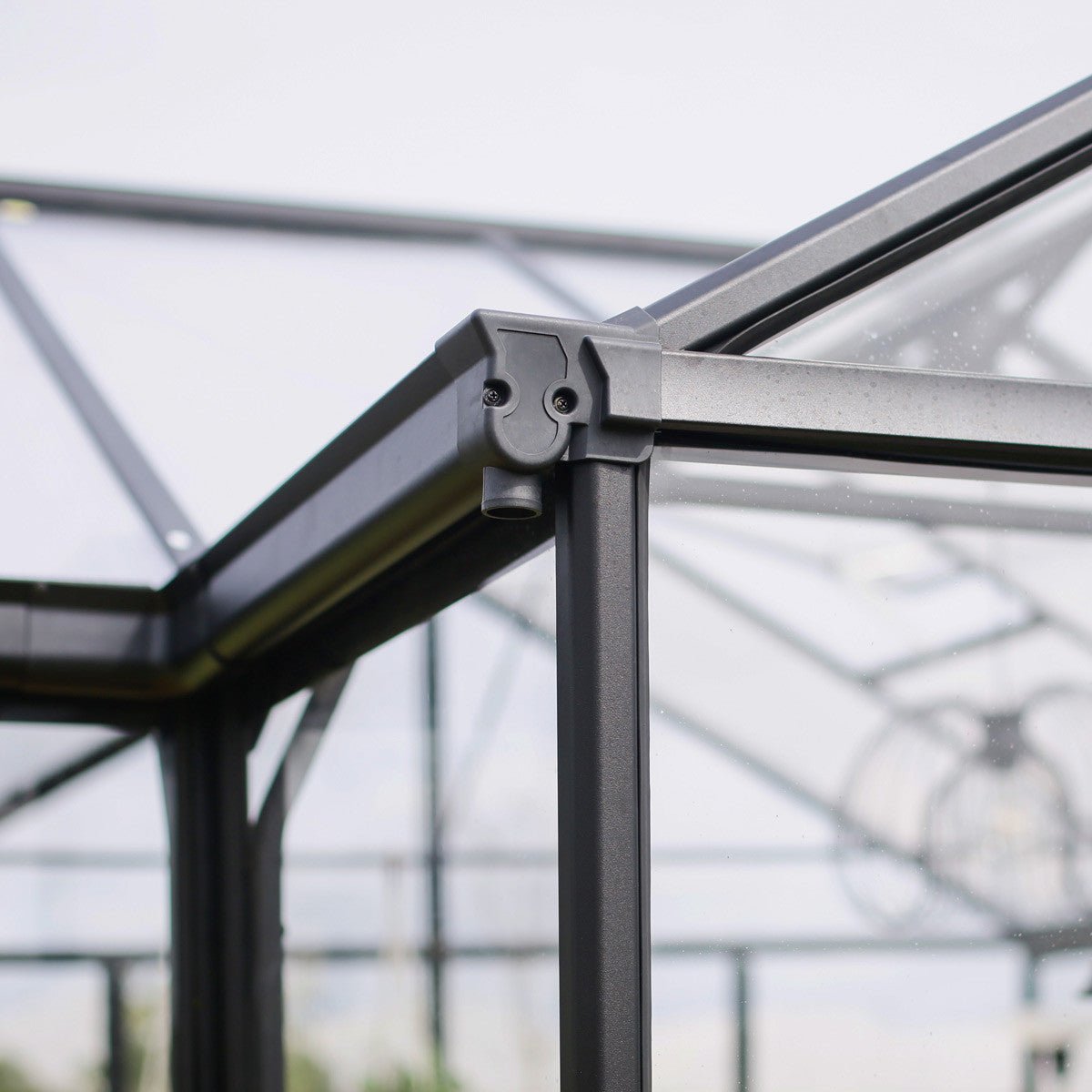 Triomphe Chalet 12' x 15' Greenhouse option3