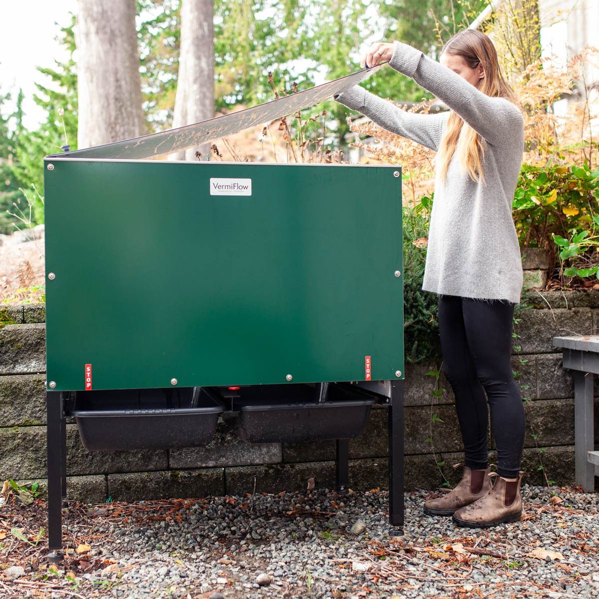 VermiFlow - Continuous Flow Vermicomposting System | Eartheasy.com